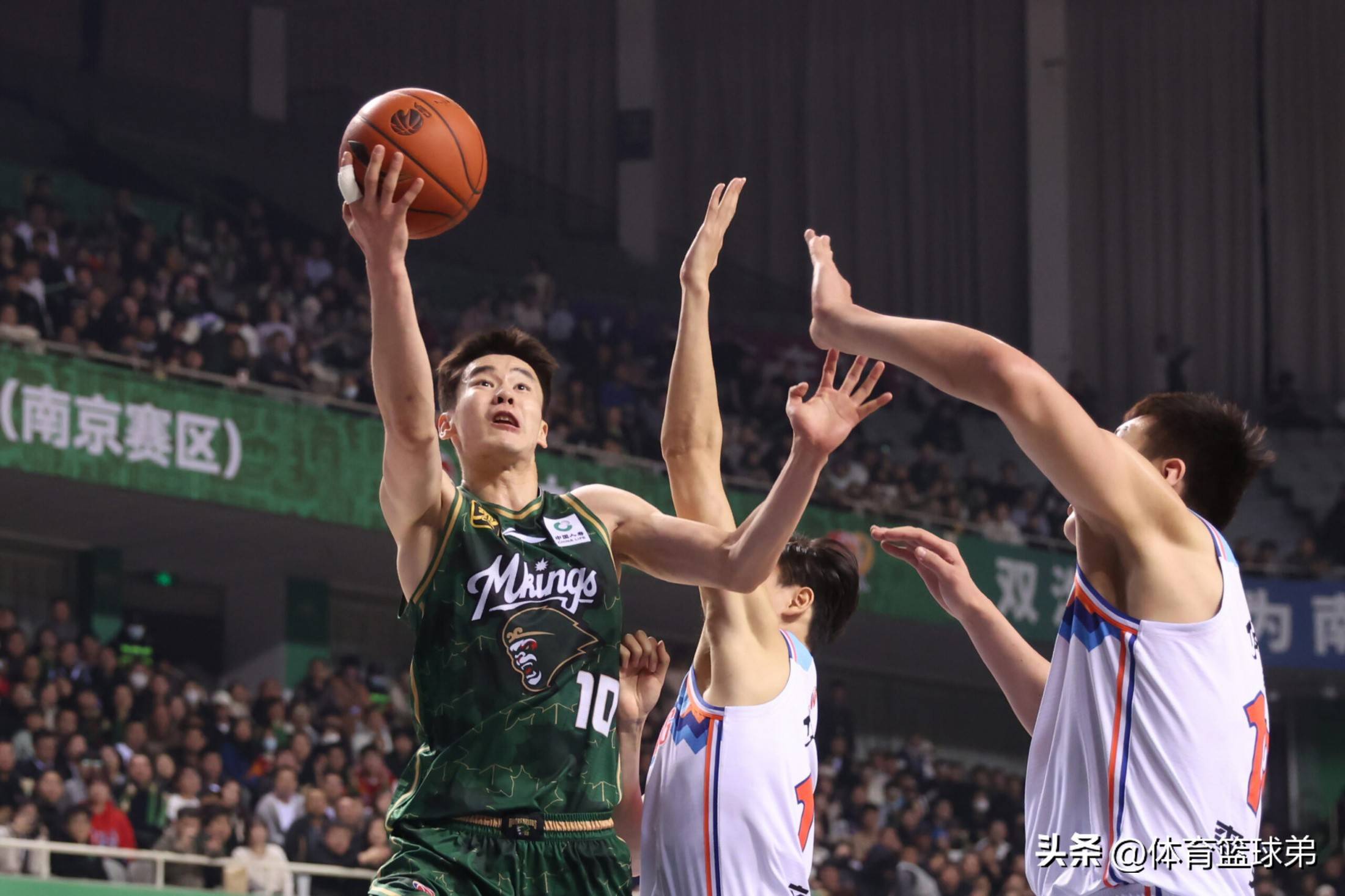米兰体育：中国男篮历史上的经典胜利时刻：回顾那些让我们热血沸腾的比赛的简单介绍