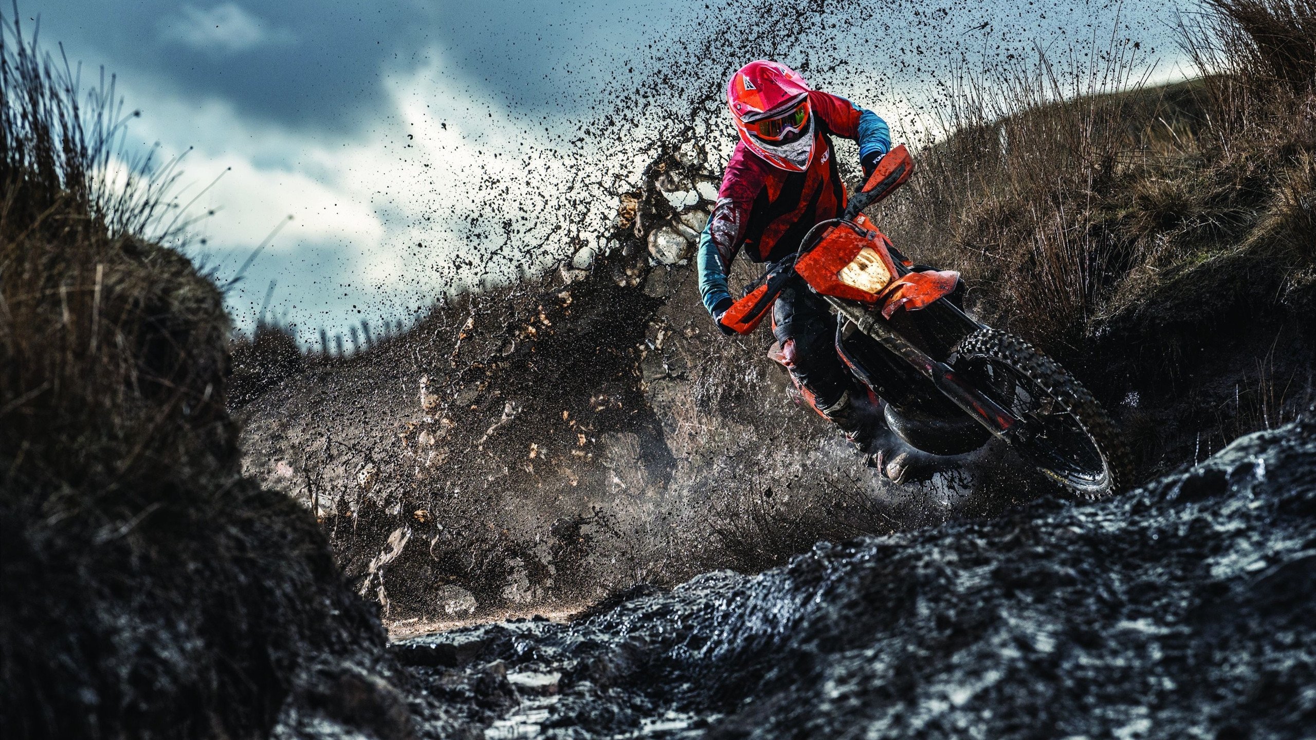 开云网页-“强强对话！联盟顶尖豪强交锋，悬念重重促发火花”