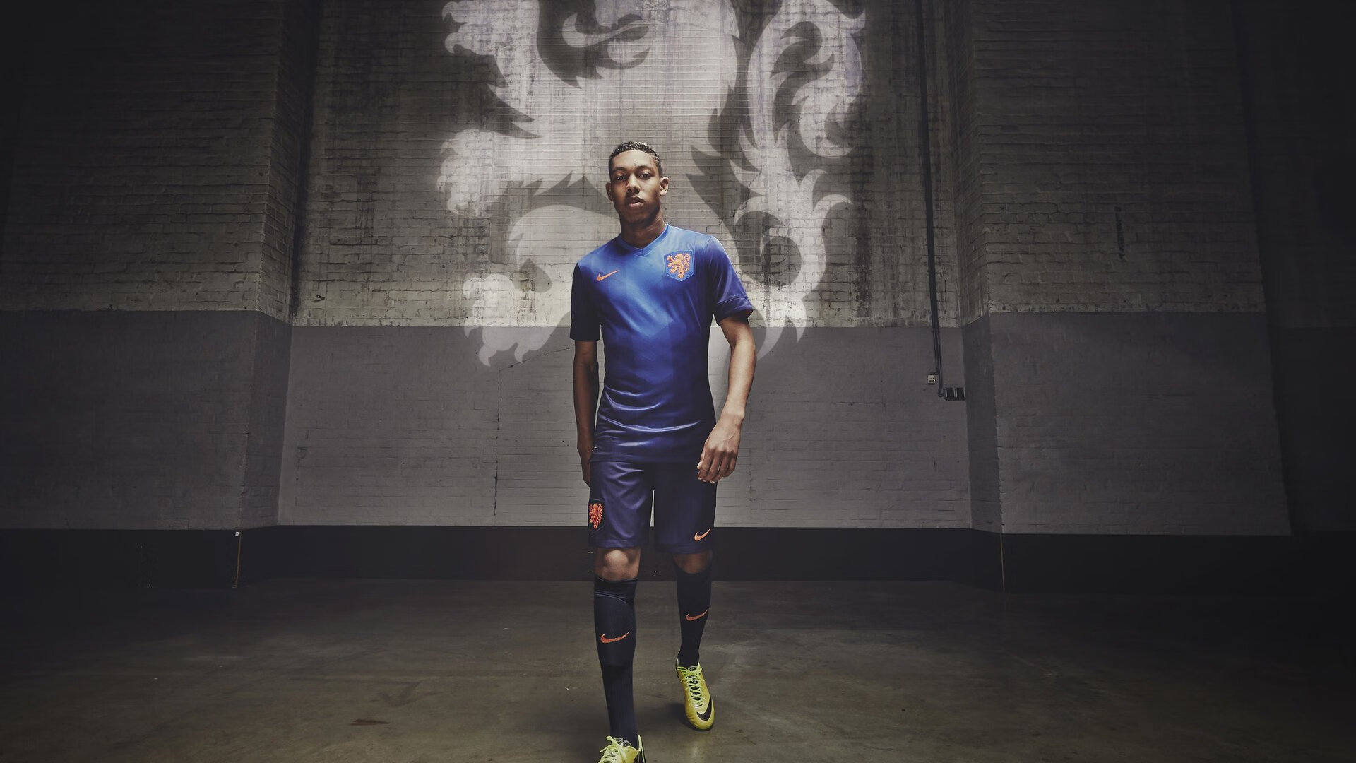 “从废墟中崛起！——逆风翻盘的冠军奇迹”，逆风笑解说废墟生存