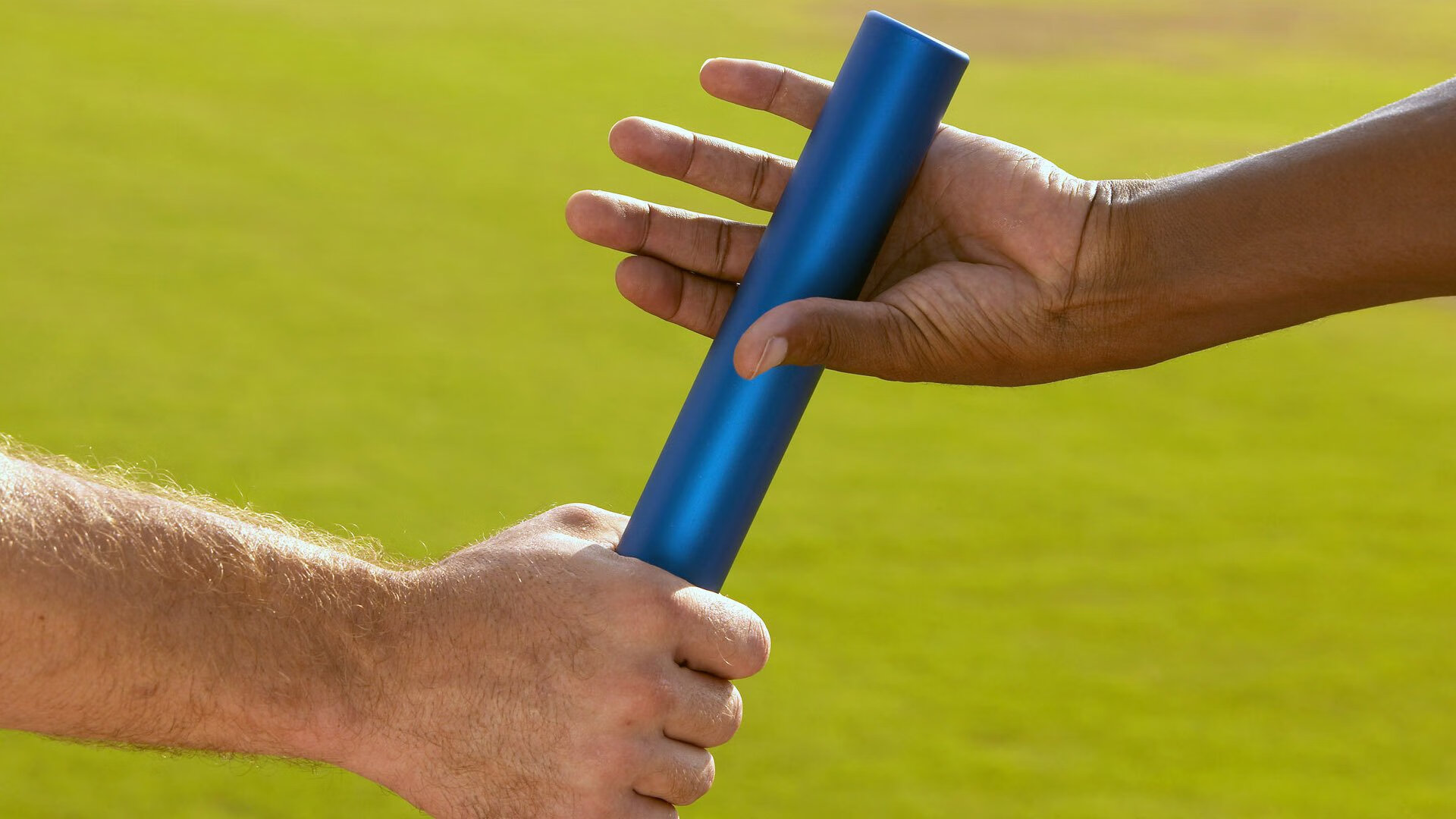 开云体育链接-从汗水到荣耀：日常训练揭秘冠军车手的生活，冠军赛车手