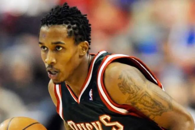 米兰体育:NBA球星的商业代言：如何选择合适的品牌，实现商业价值与社会责任的双赢？的简单介绍