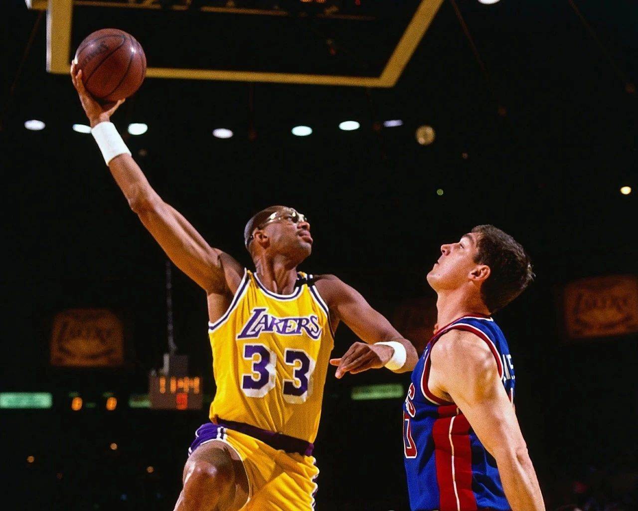 米兰体育：NBA球星纪录片：讲述奥尼尔的统治内线生涯的简单介绍