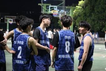 关于米兰体育:勇士队王朝的秘密：团队合作，永不放弃的信息