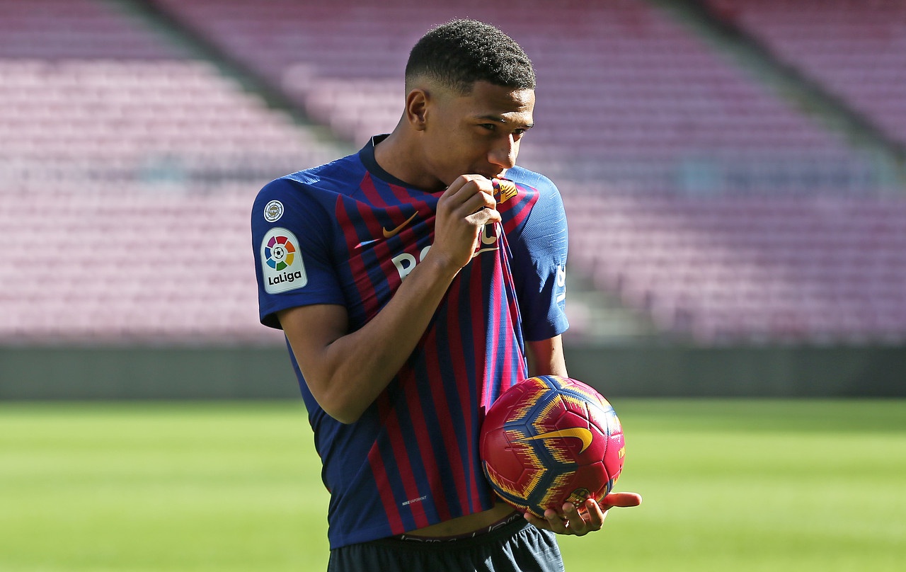 米兰体育:LaLiga的历史转折点：关键事件重温的简单介绍