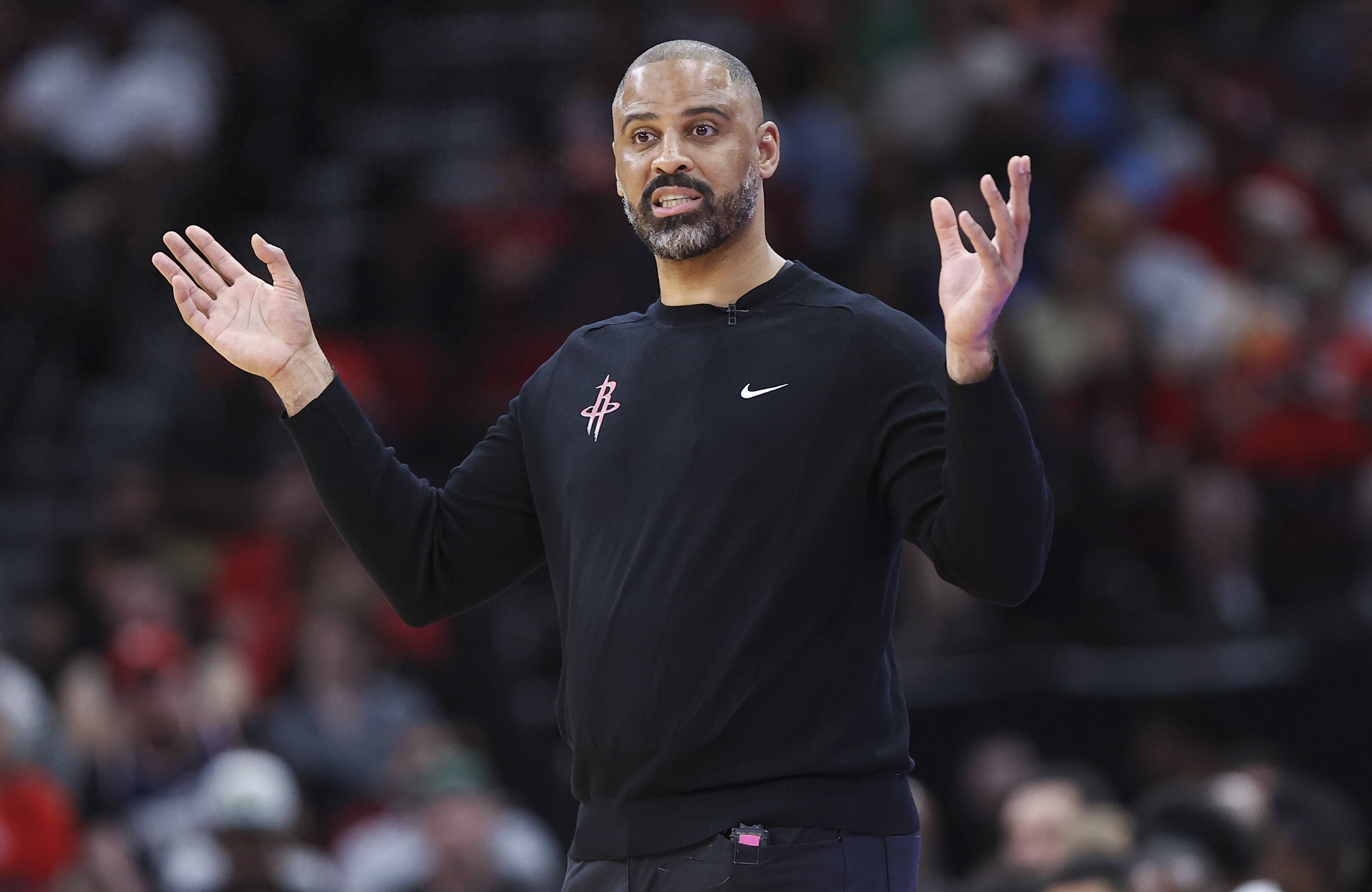 米兰体育:勇士队新赛季战术:科尔强调团队配合和快速轮转 米兰体育:勇士队新赛季战术:科尔强调团队配合和快速轮转