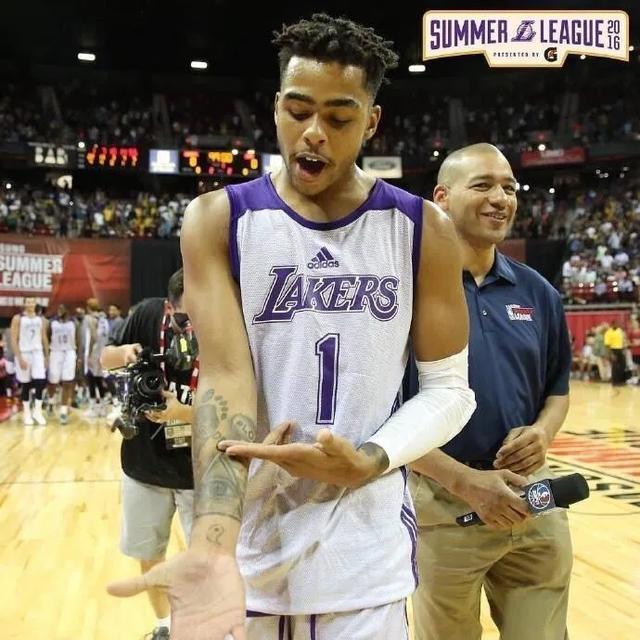 米兰体育：NBA球星纪录片：讲述比尔·拉塞尔的传奇一生