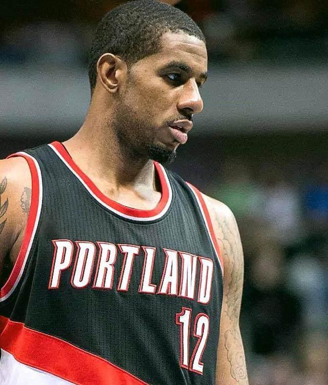 包含米兰体育：NBA球星自传：讲述微笑刺客托马斯的篮球人生的词条