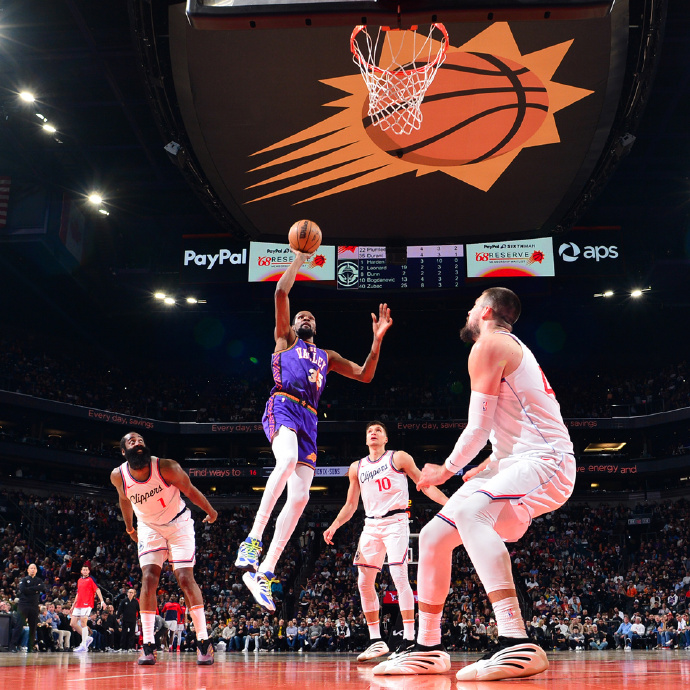 米兰体育：凯尔特人队季前赛：斯普鲁斯展现篮板能力，争夺轮换位置